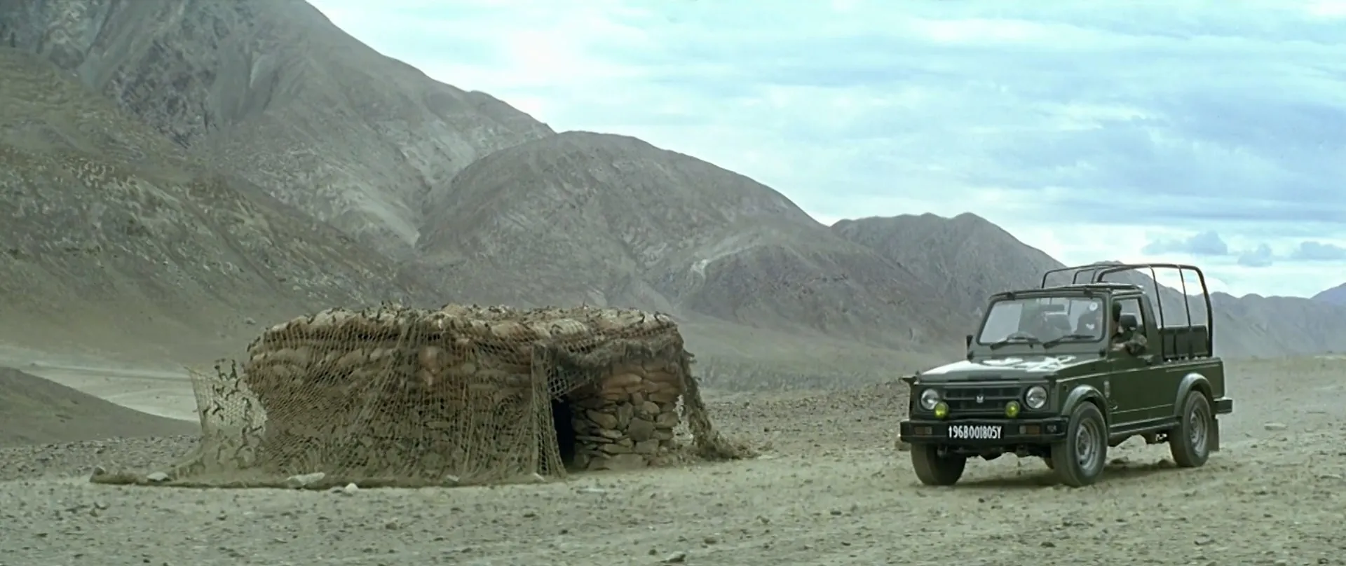 Lakshya 2004 Hindi 480p HDRip 530MB Screenshot