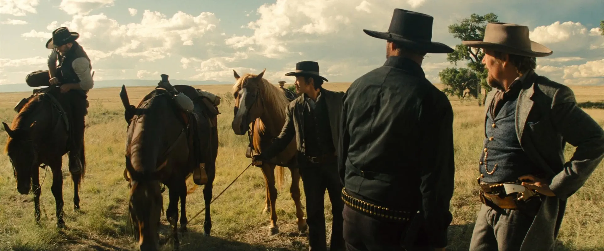 The Magnificent Seven 2016 Hindi Dubbed 720p hevc BRRIp Download Screenshot
